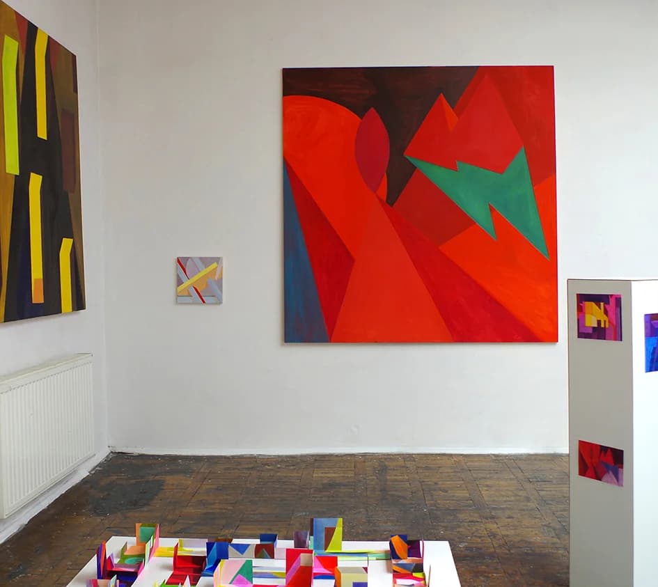 Installation view of “Ciepły horyzont” diploma exhibition at ASP Kraków.
